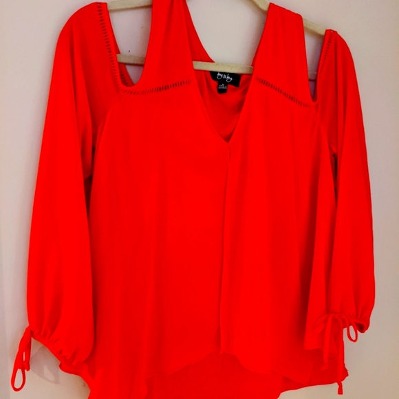 By & By Women's Size Medium Cold Shoulder Sheer Blouse Coral Great4Vacay😎🌞❤️ - Picture 3 of 9